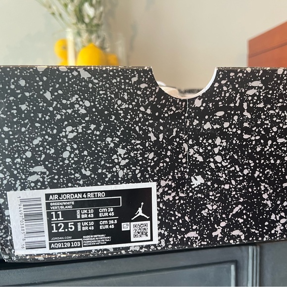 Men’s size 11 Jordan 4’s Retro Military Black in color. NWT. Never worn. - Picture 12 of 13